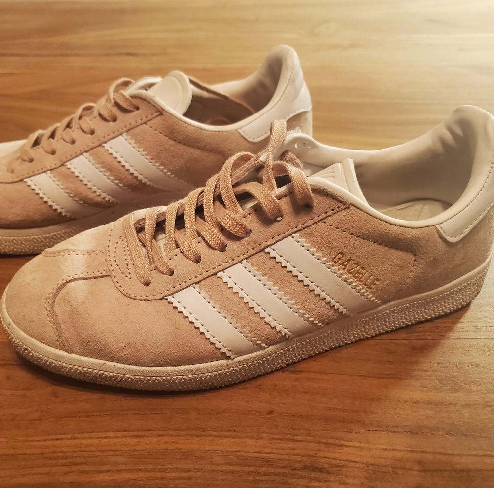 ADIDAS 7.5 Gazelle Suede Baby Pink size 7.5
